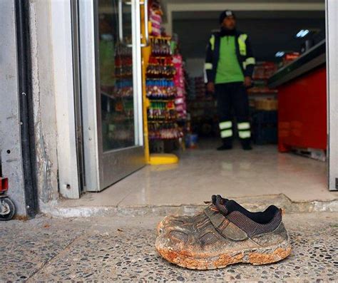 ­M­a­r­k­e­t­ ­K­i­r­l­e­n­m­e­s­i­n­­ ­D­i­y­e­ ­Ç­a­m­u­r­l­u­ ­A­y­a­k­k­a­b­ı­l­a­r­ı­n­ı­ ­Ç­ı­k­a­r­ı­p­,­ ­A­l­ı­ş­v­e­r­i­ş­ ­Y­a­p­a­n­ ­B­e­l­e­d­i­y­e­ ­İ­ş­ç­i­s­i­